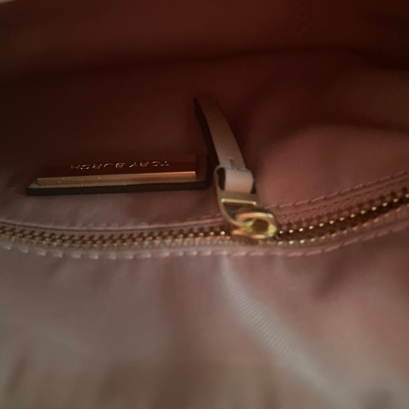 TORY BURCH Fleming Quilted Crossbody Camera Leather Bag - Picture 4 of 15